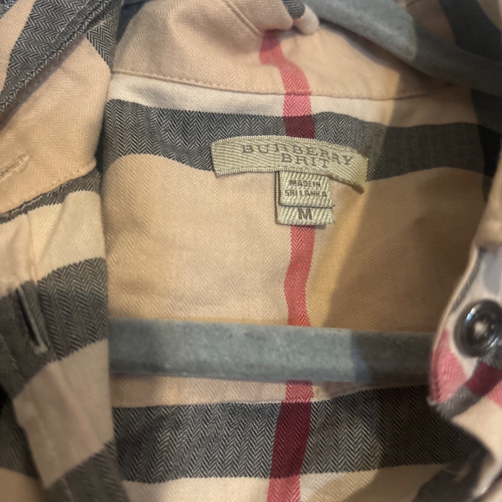 Burberry - Picture 2 of 3